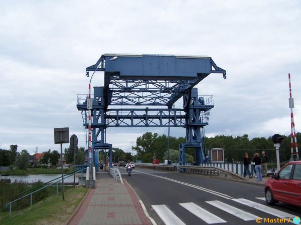 Most zwodzony w Dziwnowie
